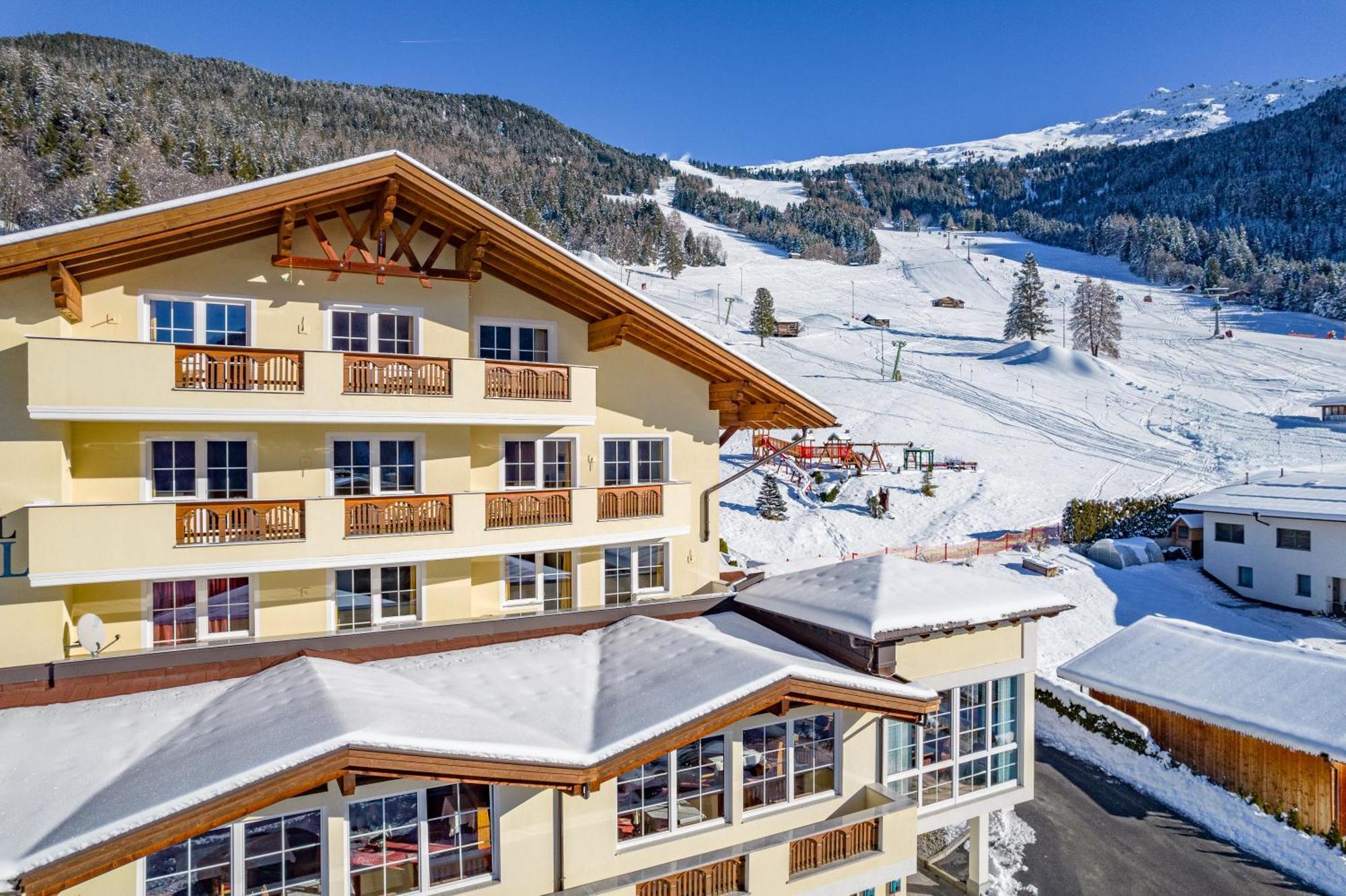 Hotel Alpen-Royal Jerzens Exterior photo